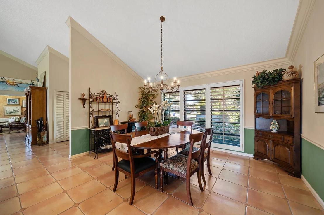 Photo of 41 SE Saddleback Road