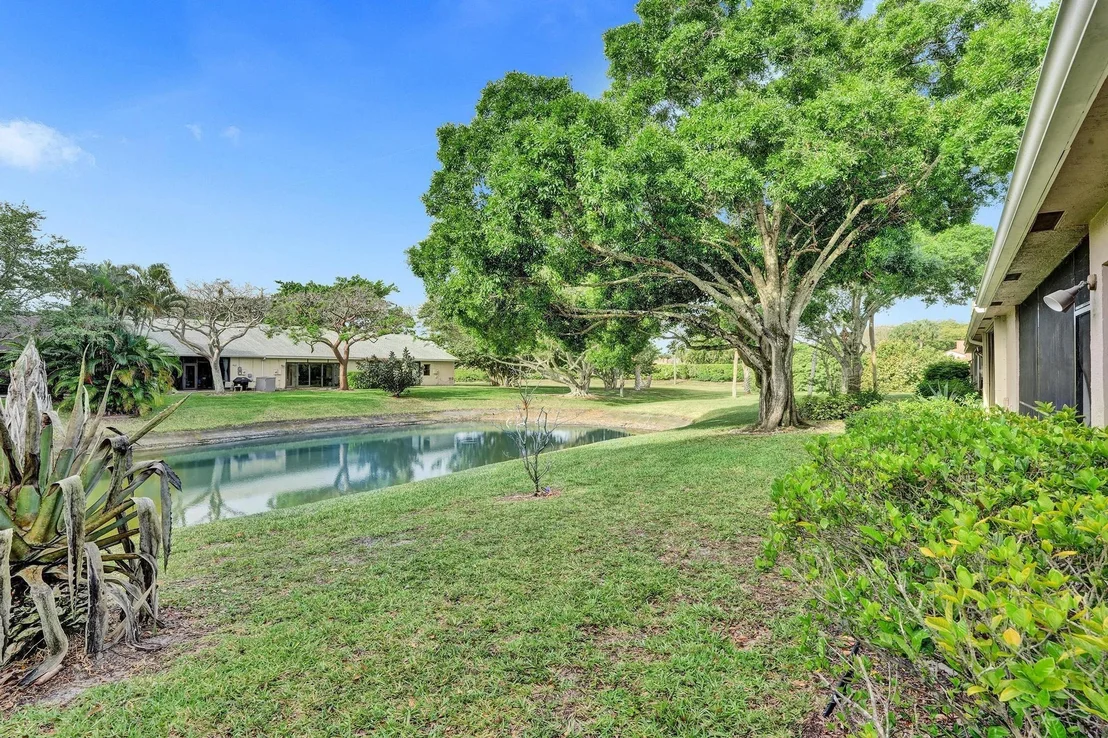 Photo of 10976 Lake Front Place