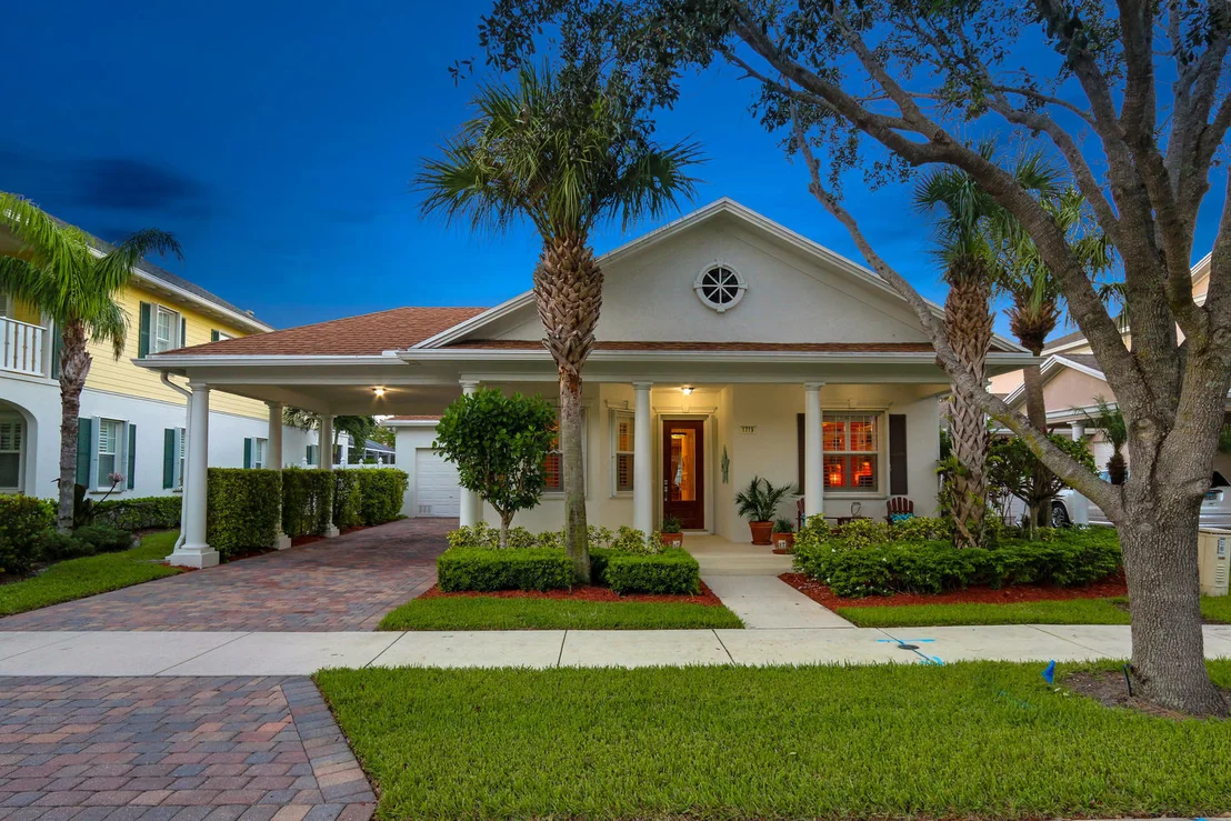 Photo of 1719 W Community Drive