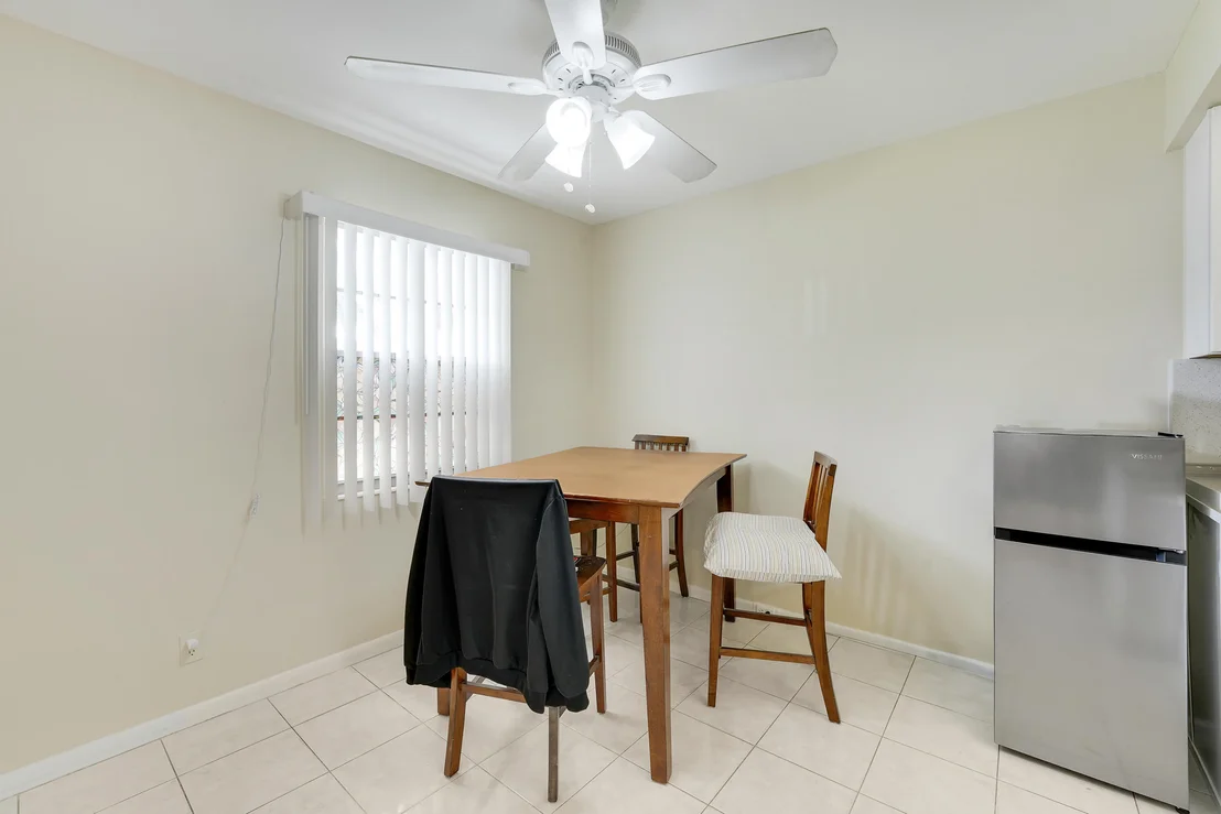 Photo of 1011 Exeter