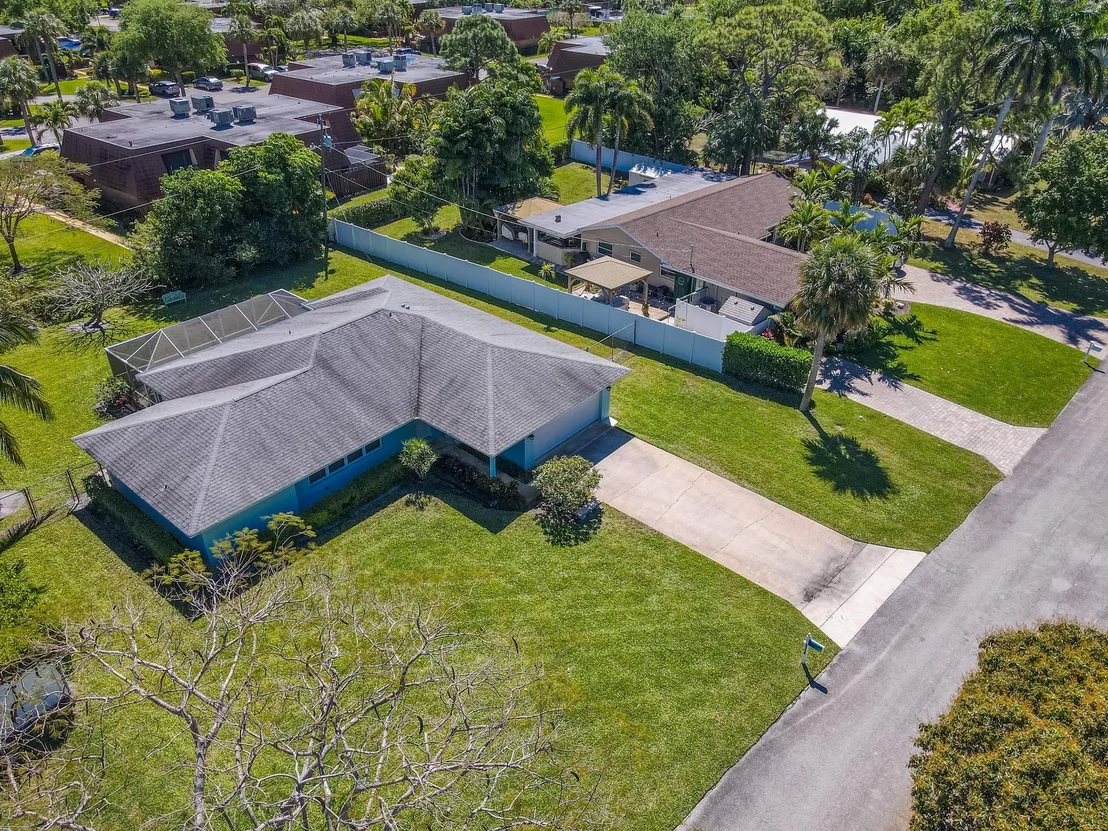 Photo of 5116 Laird Lane