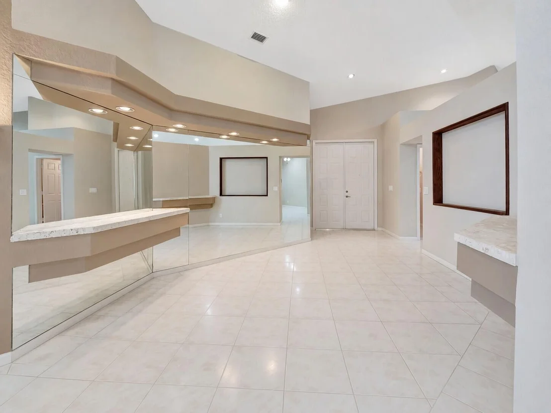 Photo of 11081 Springbrook Circle