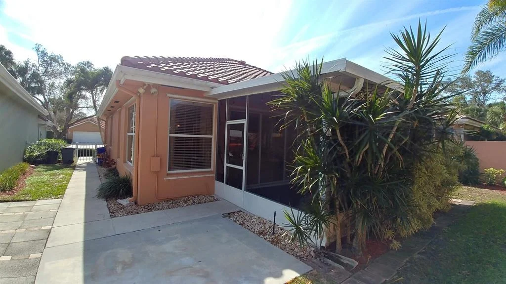 Photo of 104 S Hampton Drive