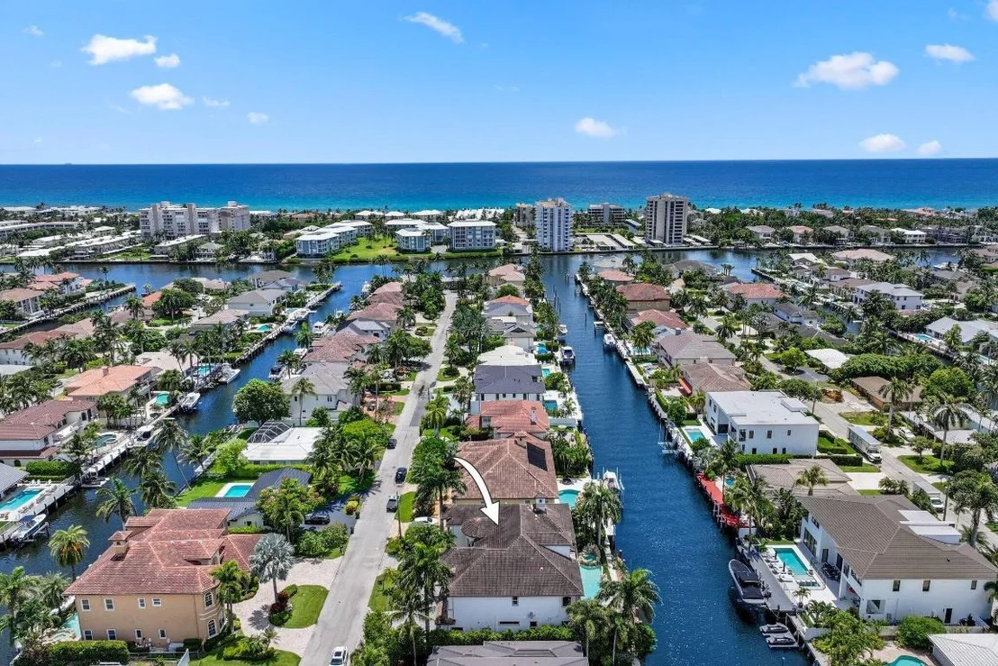 Photo of 932 Banyan Drive