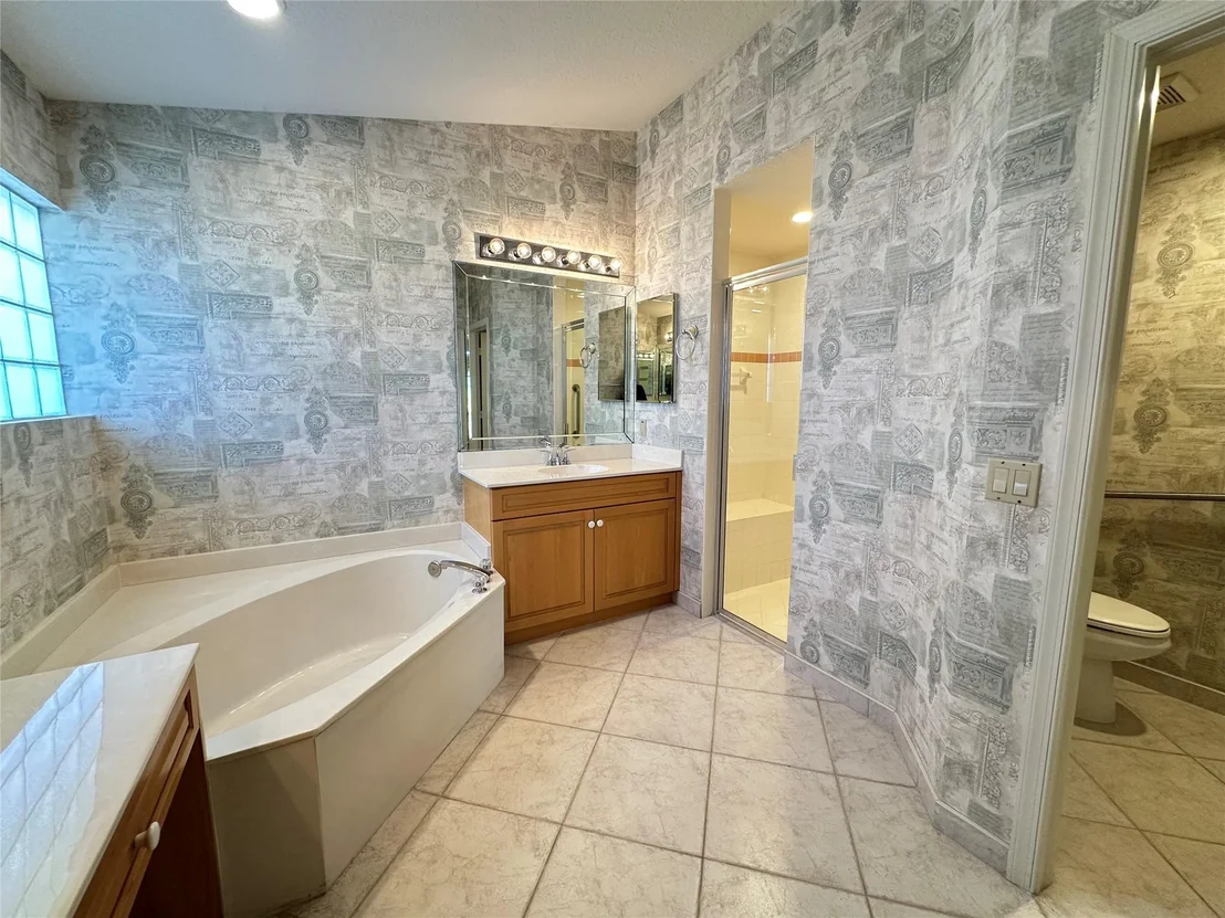 Photo of 6565 Sherbrook Drive