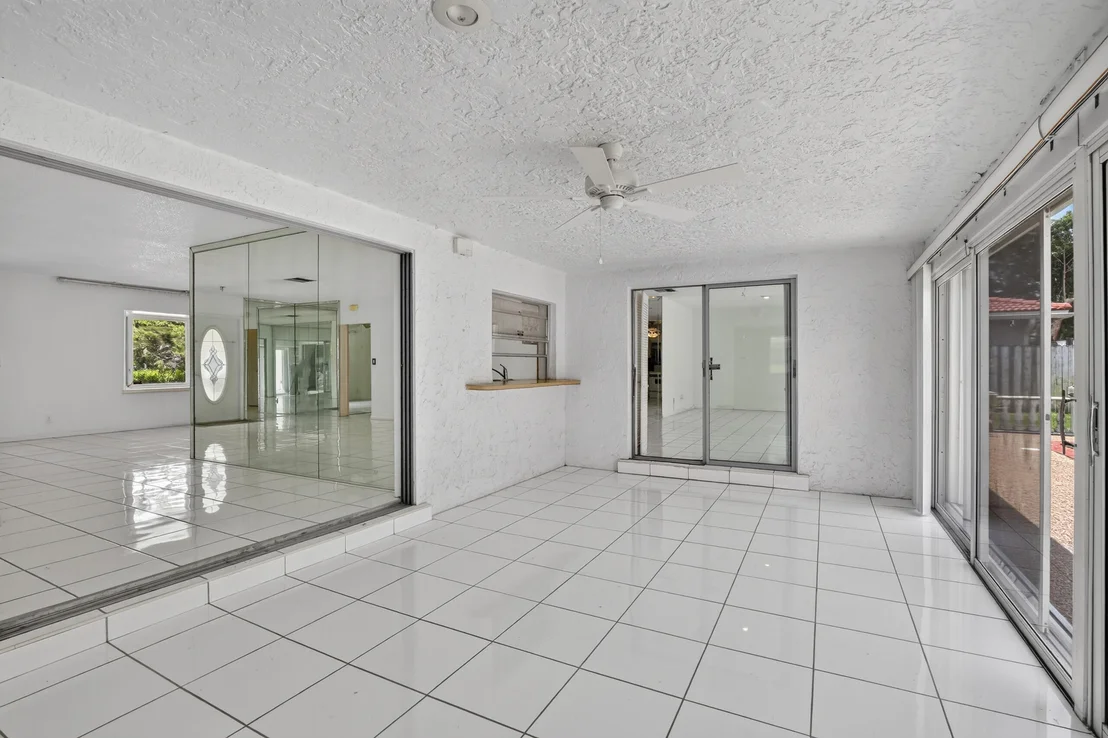 Photo of 410 Bonaventure Boulevard