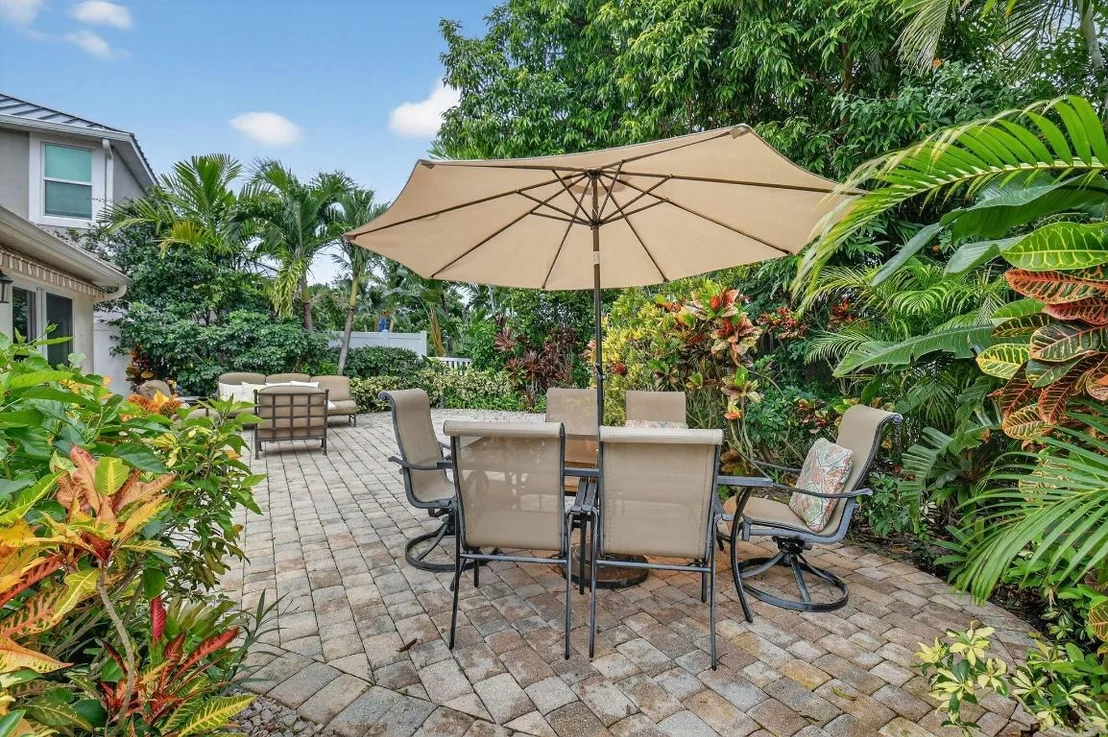 Photo of 523 Canoe Point