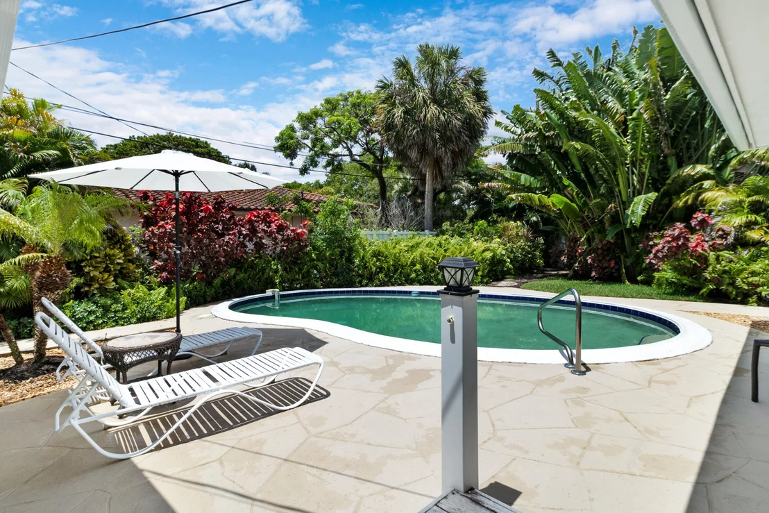 Photo of 3240 Lakeview Drive