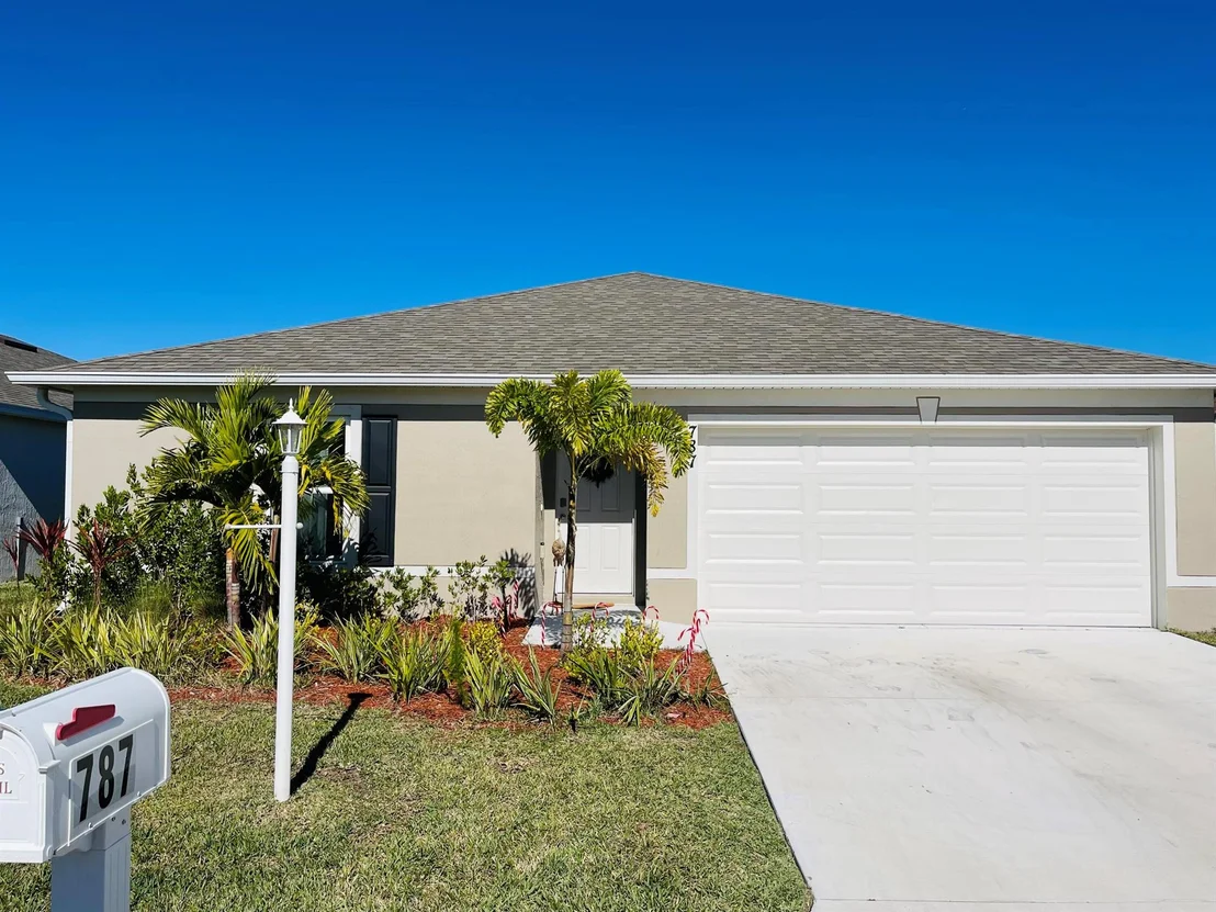 Photo of 787 SE 25th Drive