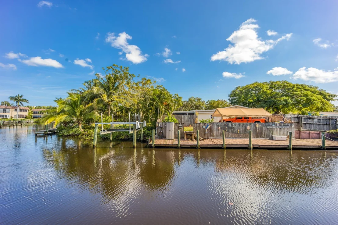 Photo of 2475 SW Hideaway Lane