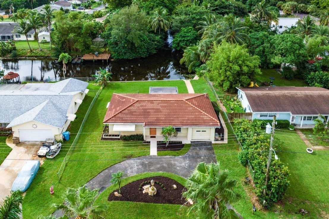Photo of 16 Velaire Drive