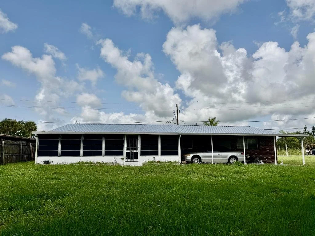 Photo of 1397 Lake Drive W