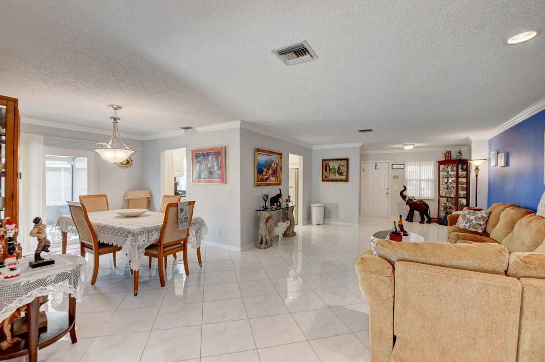 Photo of 6639 Overland Drive