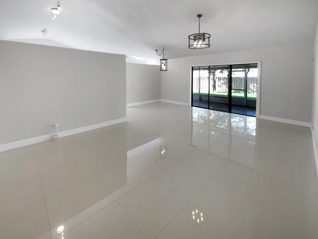 Photo of 9933 Robins Nest Road