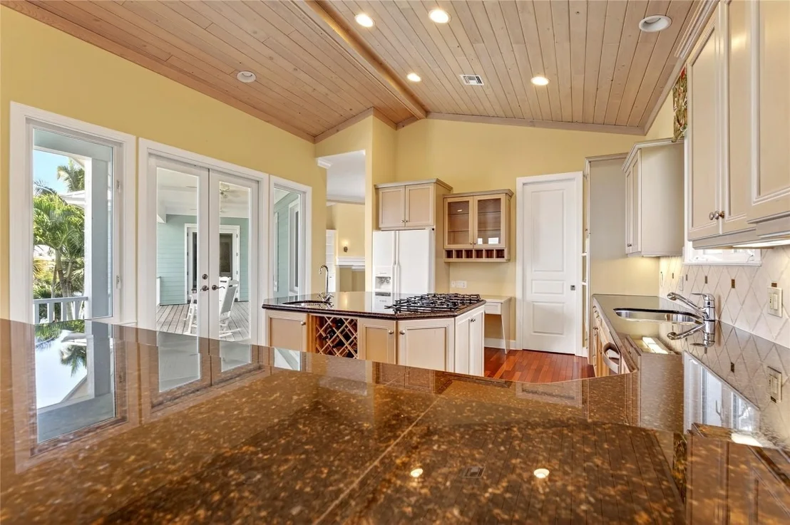 Photo of 505 Tulip Lane