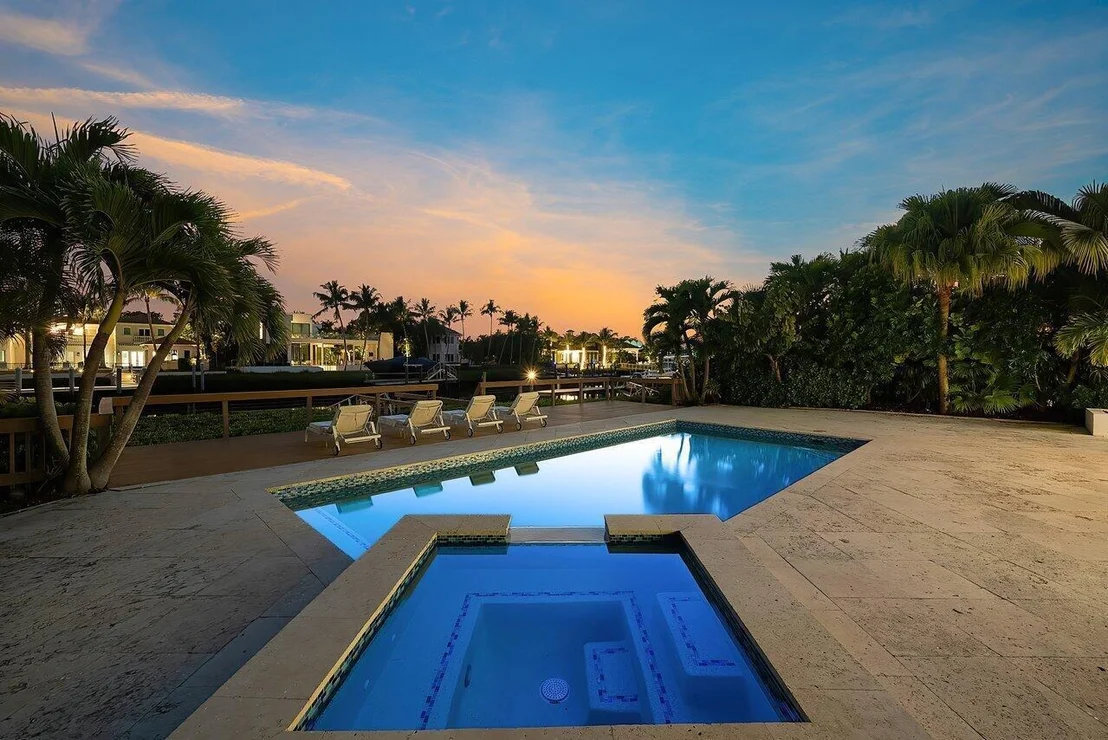 Photo of 215 Island Drive