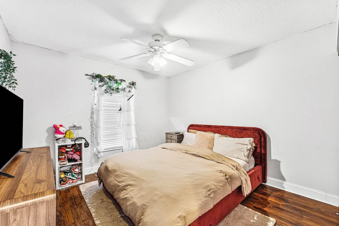Photo of 838 NW 9th Way