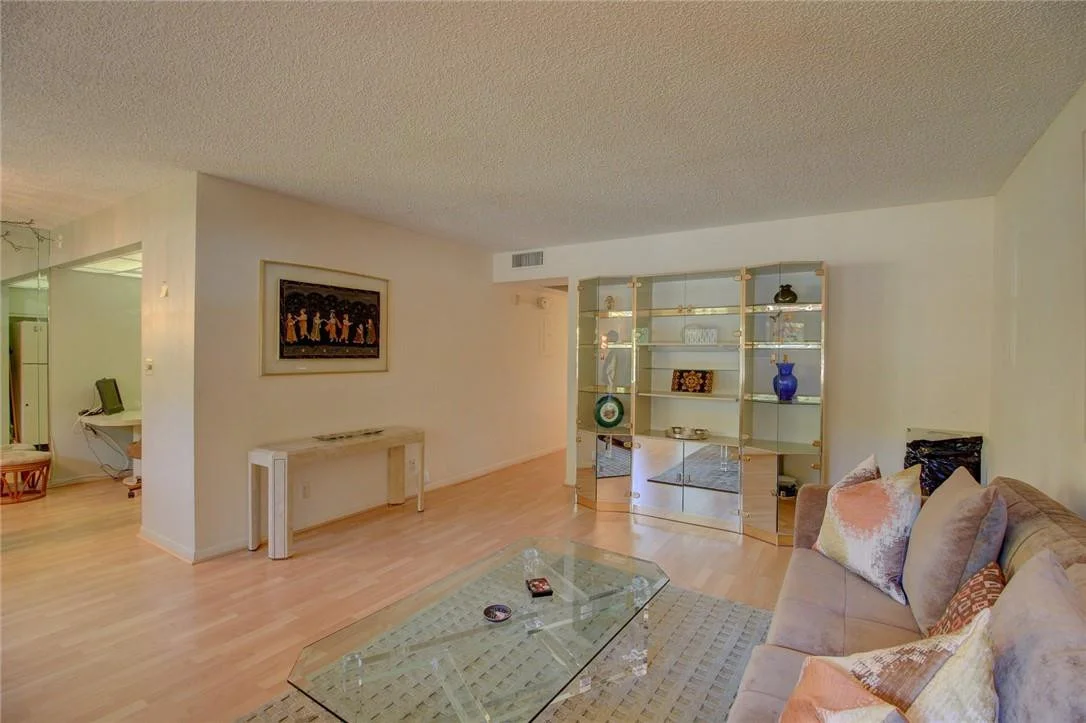 Photo of Unit D1 at 1903 Bermuda Circle
