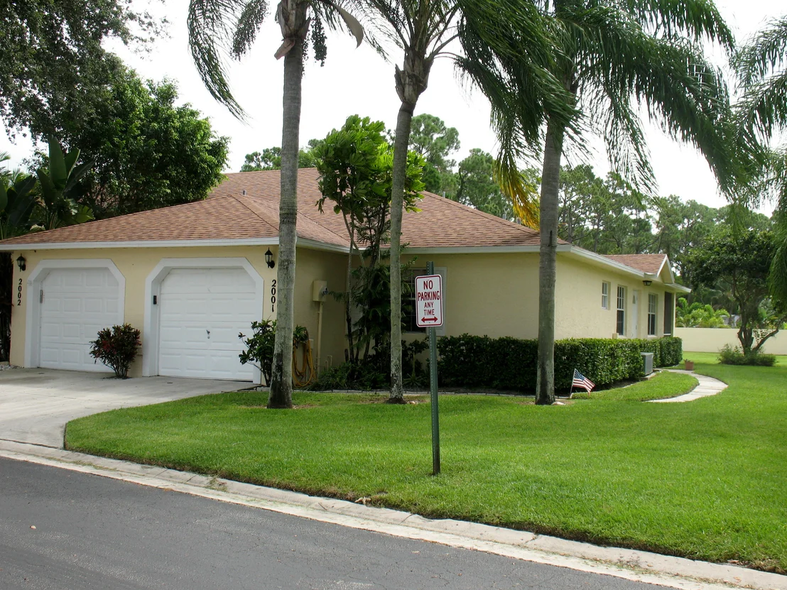 Photo of 2001 Maplewood Drive