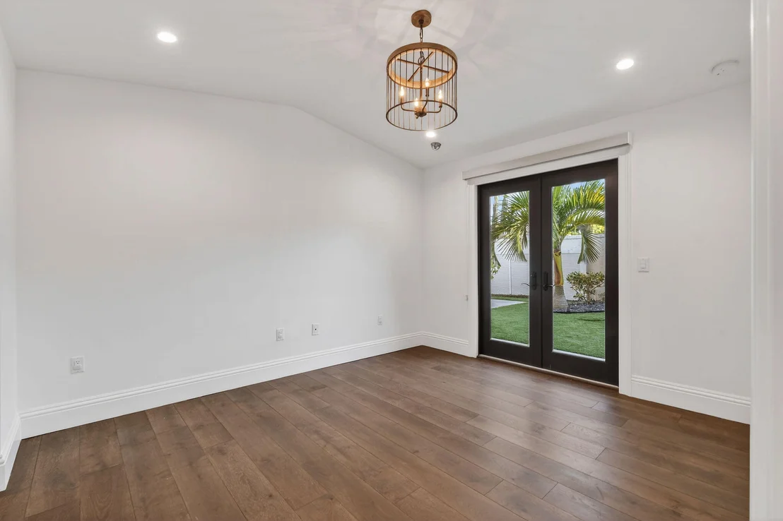 Photo of 105 W Tarpon Lane