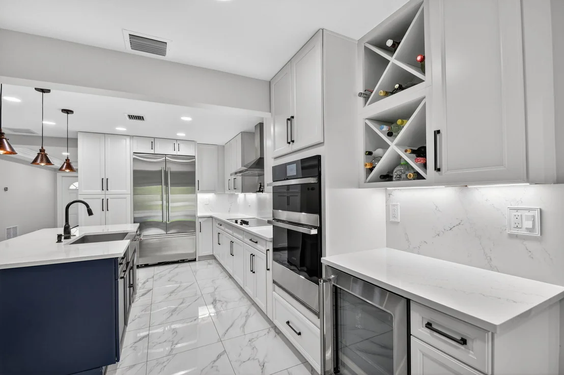 Photo of 2277 Summit Boulevard