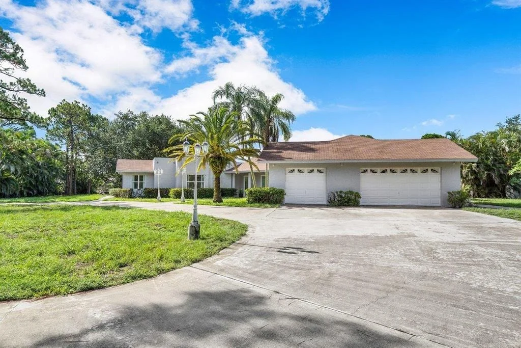 Photo of 6077 Pineneedle Lane