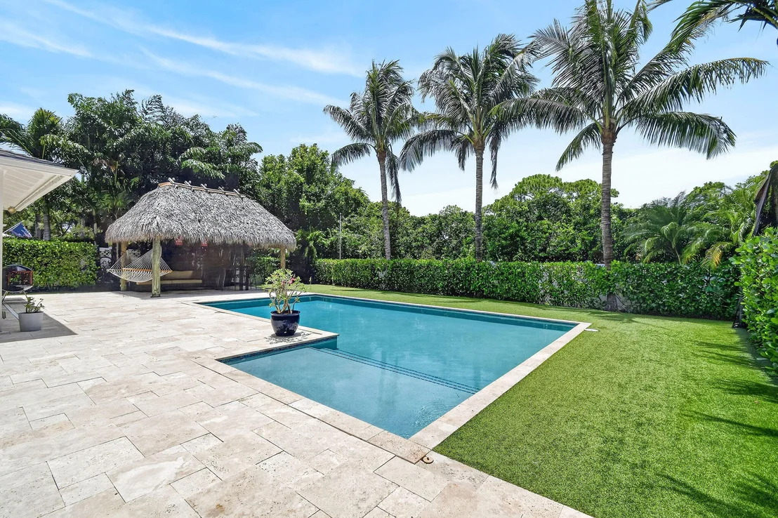 Photo of 350 Caravelle Drive