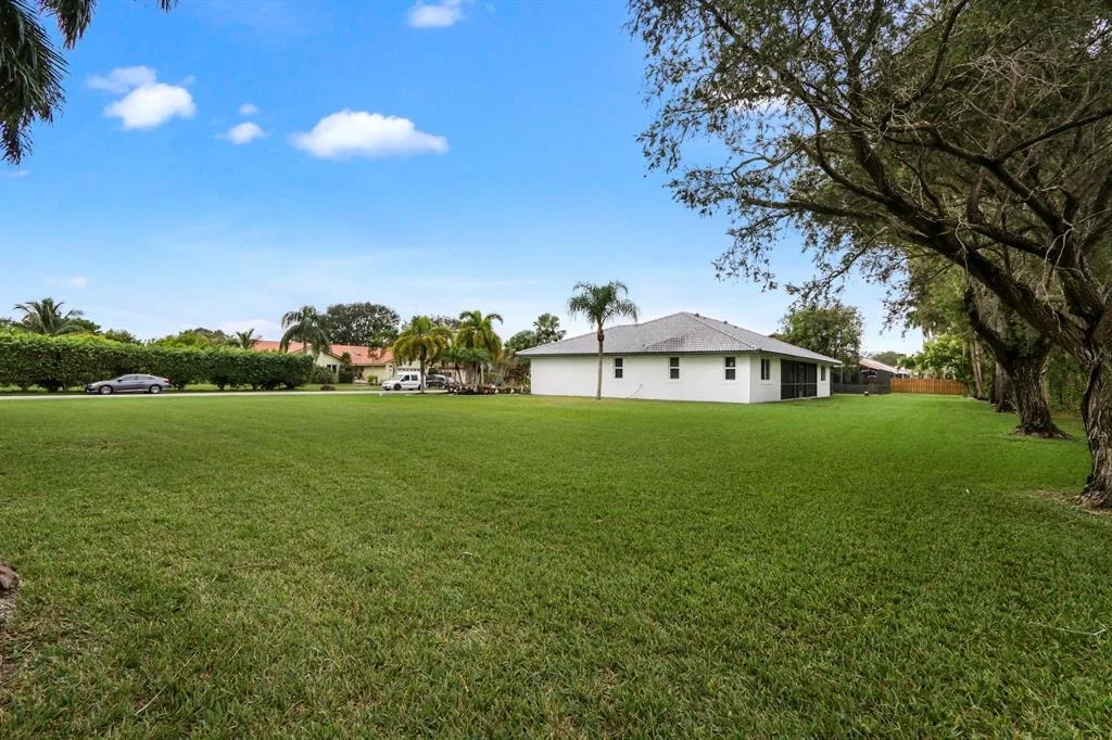 Photo of 15801 Surrey Circle