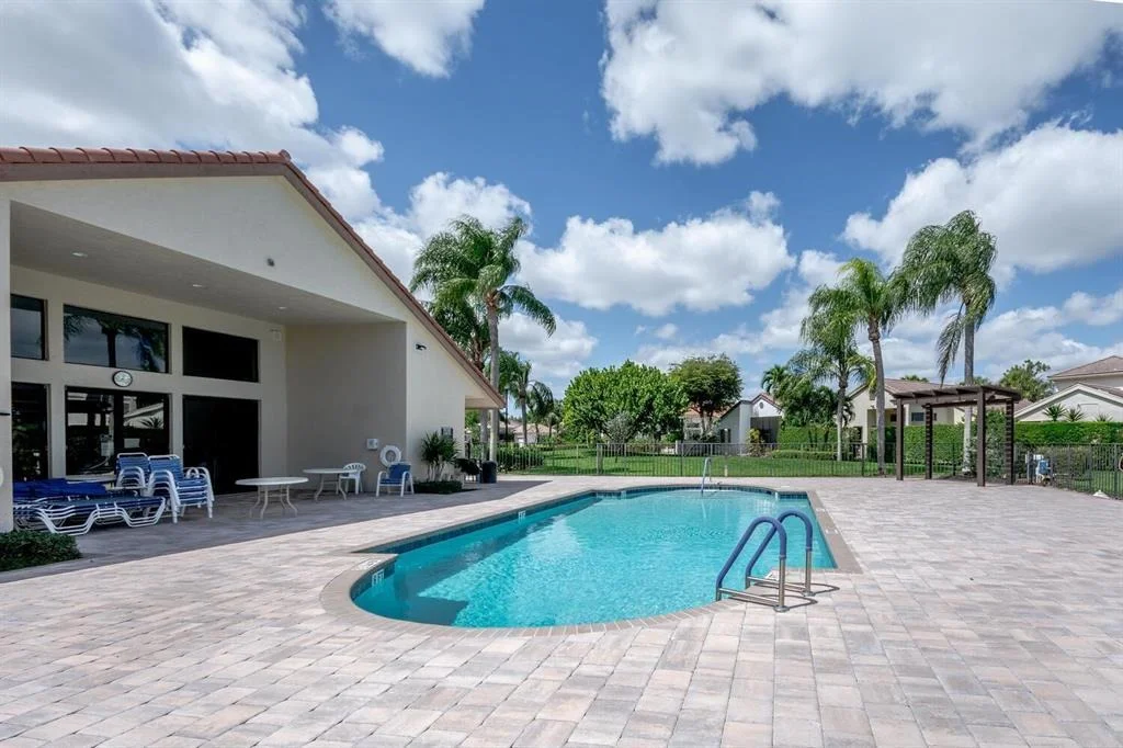Photo of 10176 Lexington Circle N