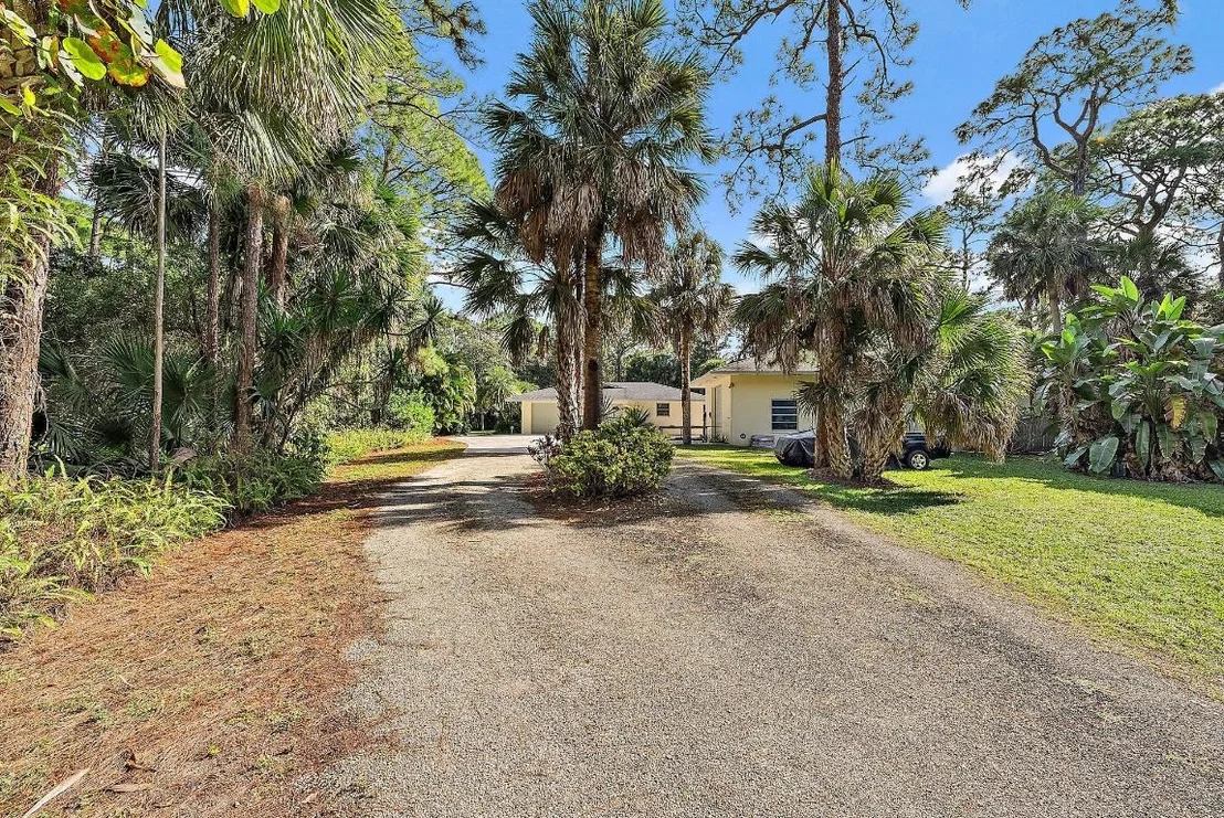 Photo of 16486 95th Avenue N