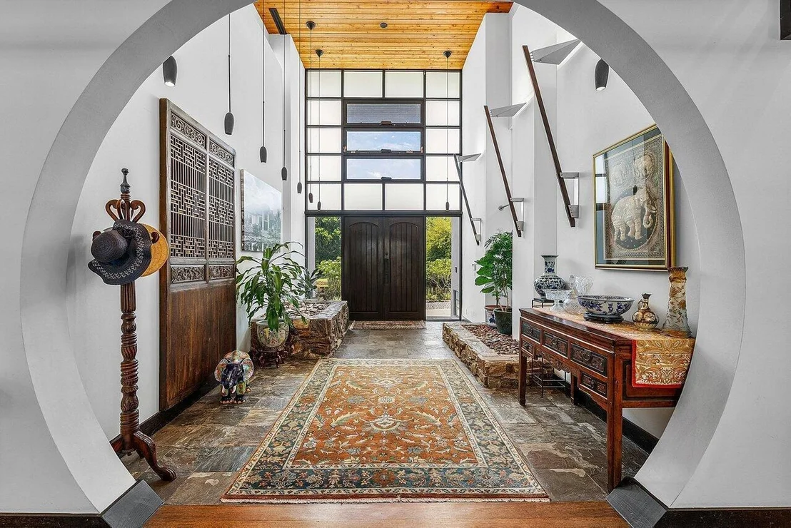 Photo of 8549 SURREY Lane