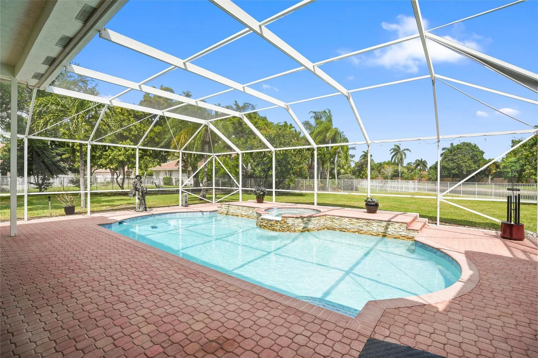 Photo of 16241 Owasco Circle