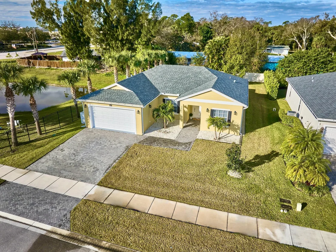 Photo of 2037 Bridgehampton Terrace