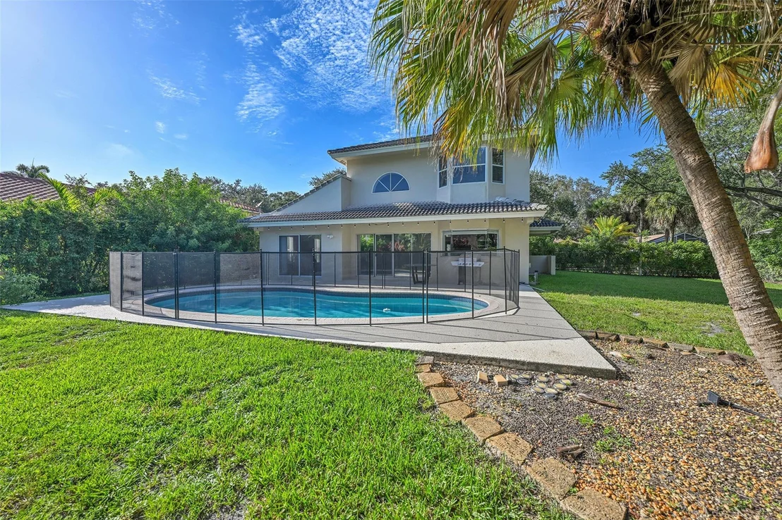 Photo of 10004 NW 57th Place