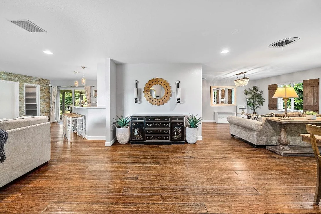 Photo of 3213 Canal Drive
