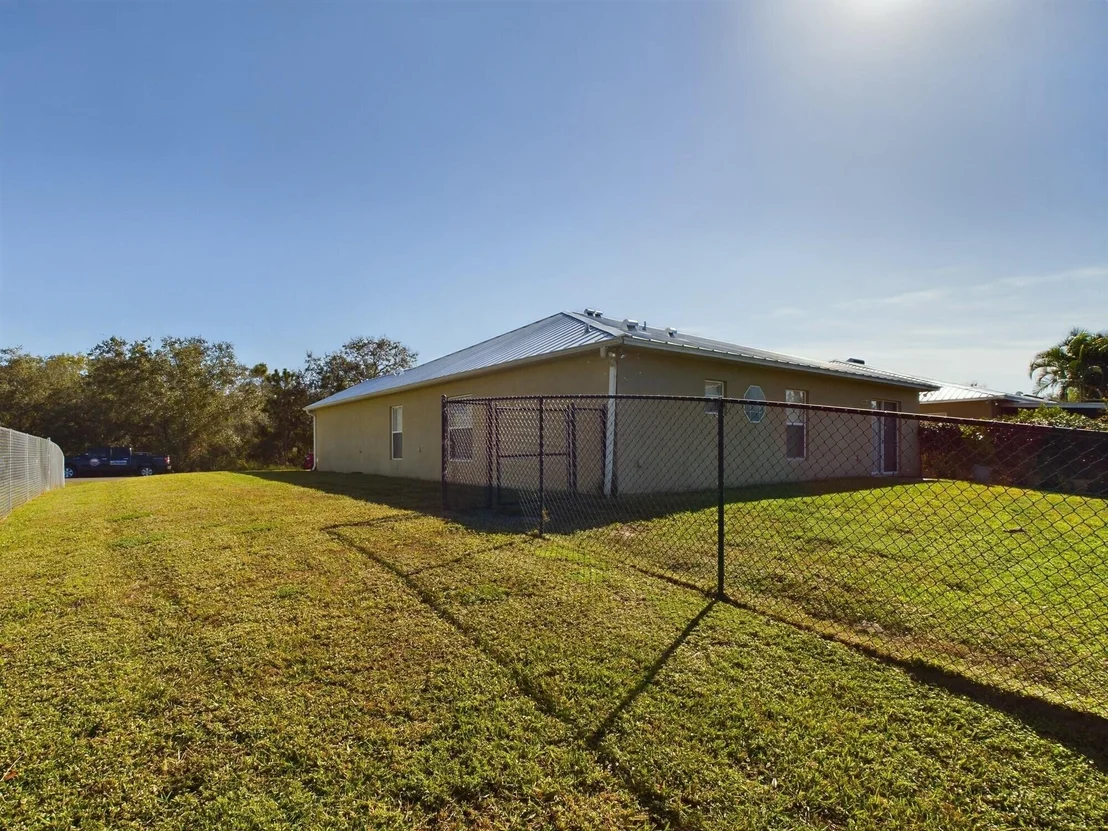 Photo of 467 SE 38th Avenue