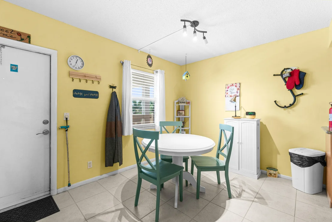 Photo of Unit D at 4070 Guildford D