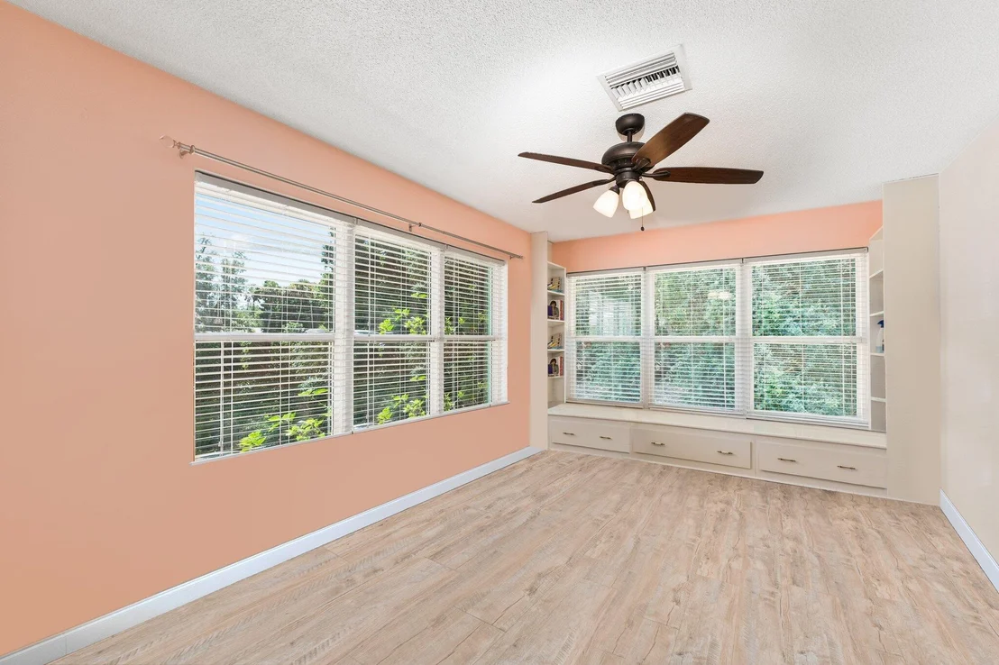 Photo of 1835 Flora Lane