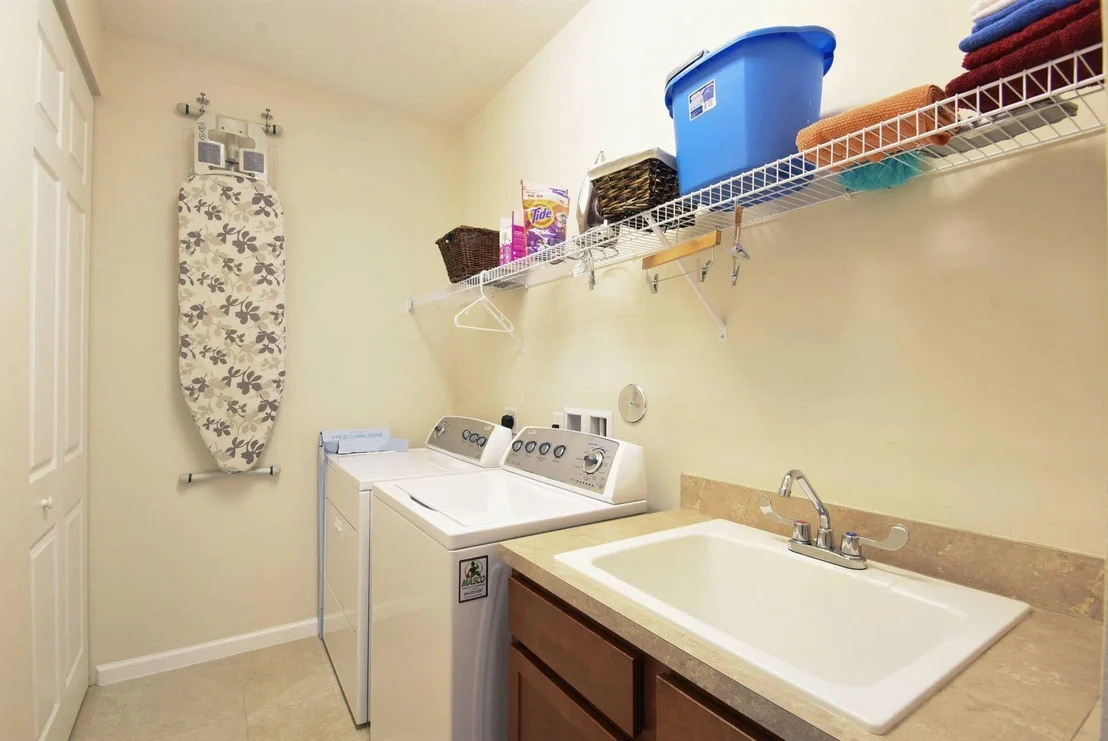 Photo of 9536 Phipps Lane