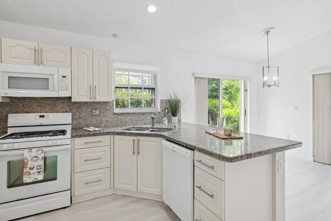 Photo of 64 Gables Boulevard