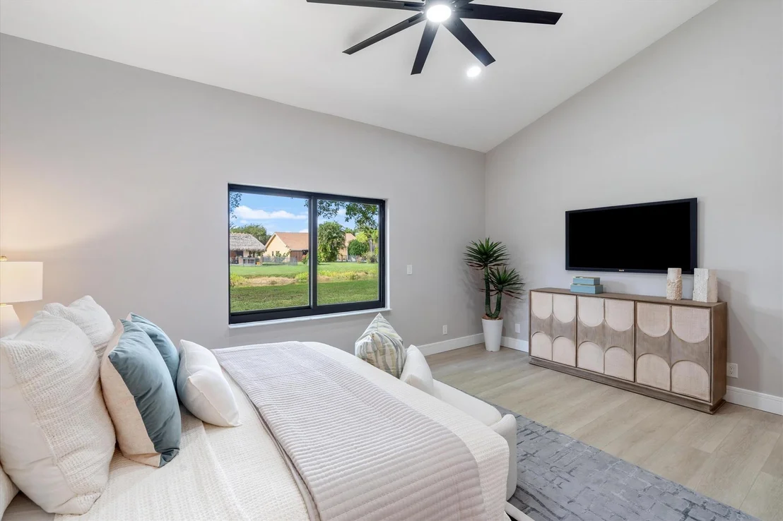 Photo of 9471 Sun Pointe Drive