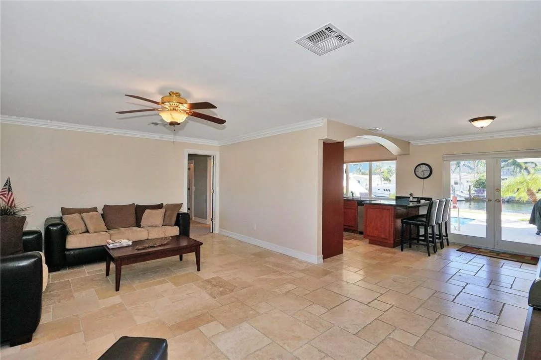 Photo of 1030 NE 27th Way