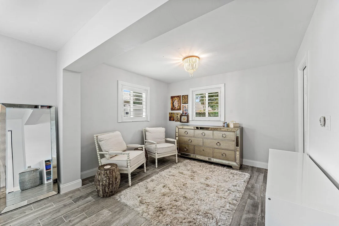 Photo of 581 NW 13th Drive