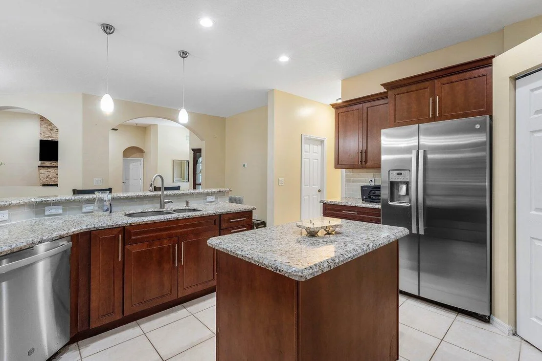 Photo of 11302 Edgewater Circle