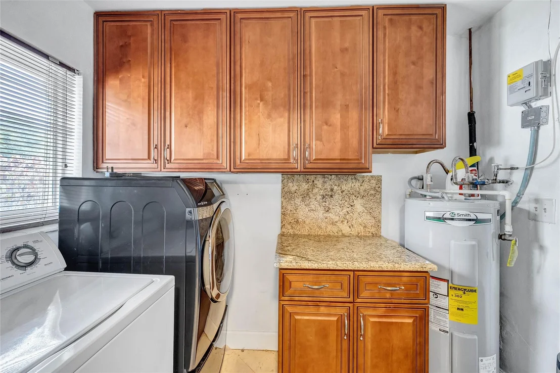Photo of 2011 NE 34th Street
