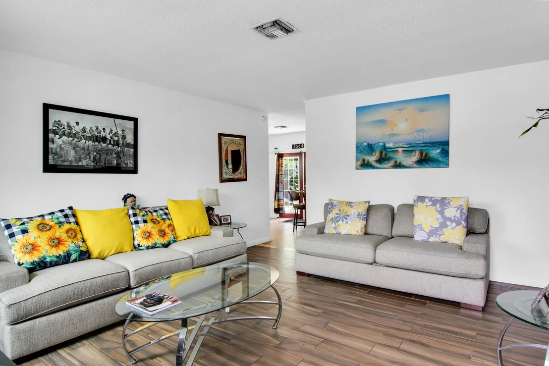 Photo of 1650 NW 1ST Way