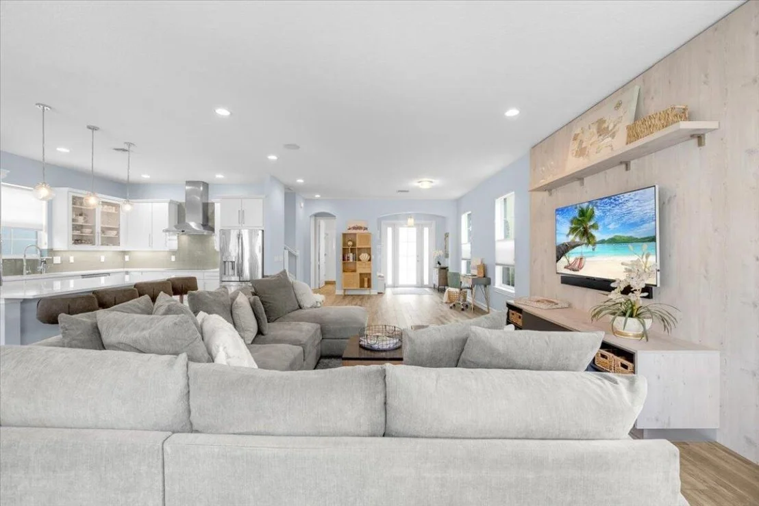 Photo of 120 W Bay Cedar Circle