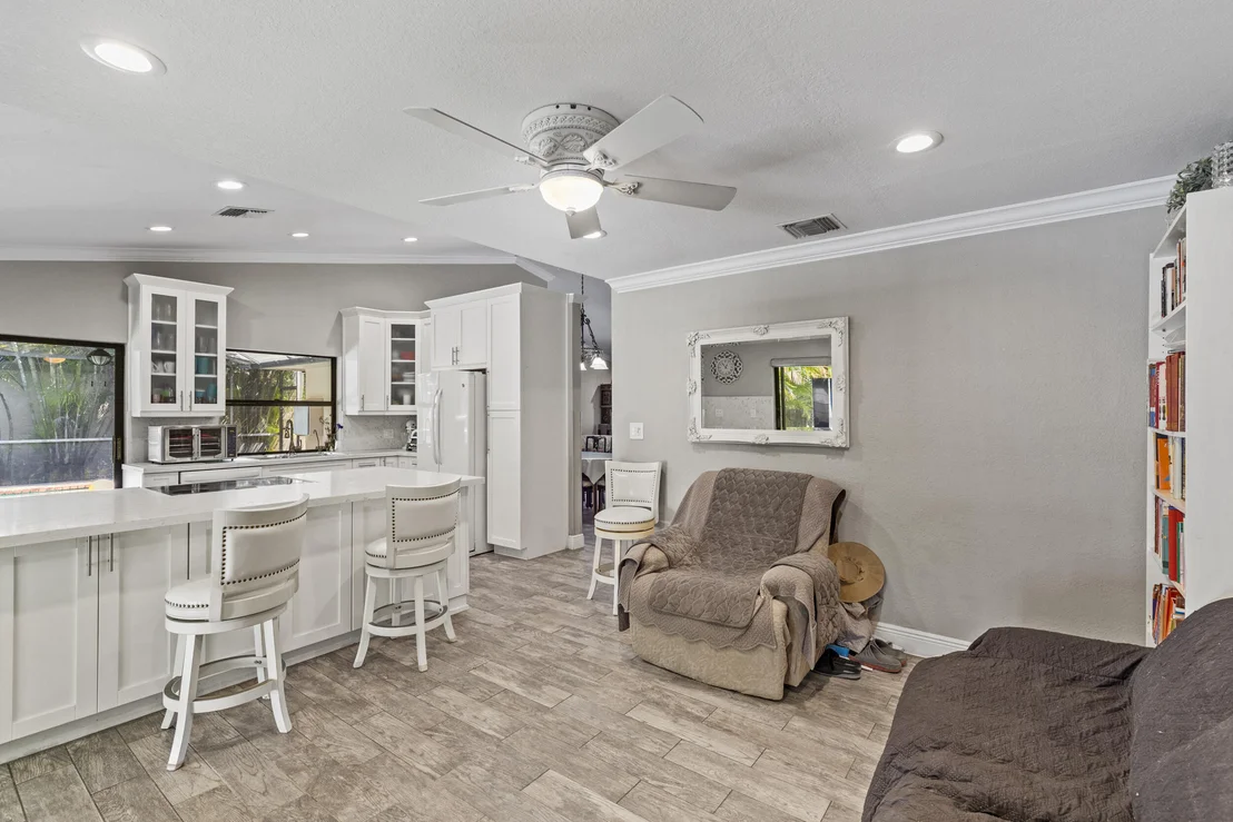 Photo of 21665 Sutters Lane