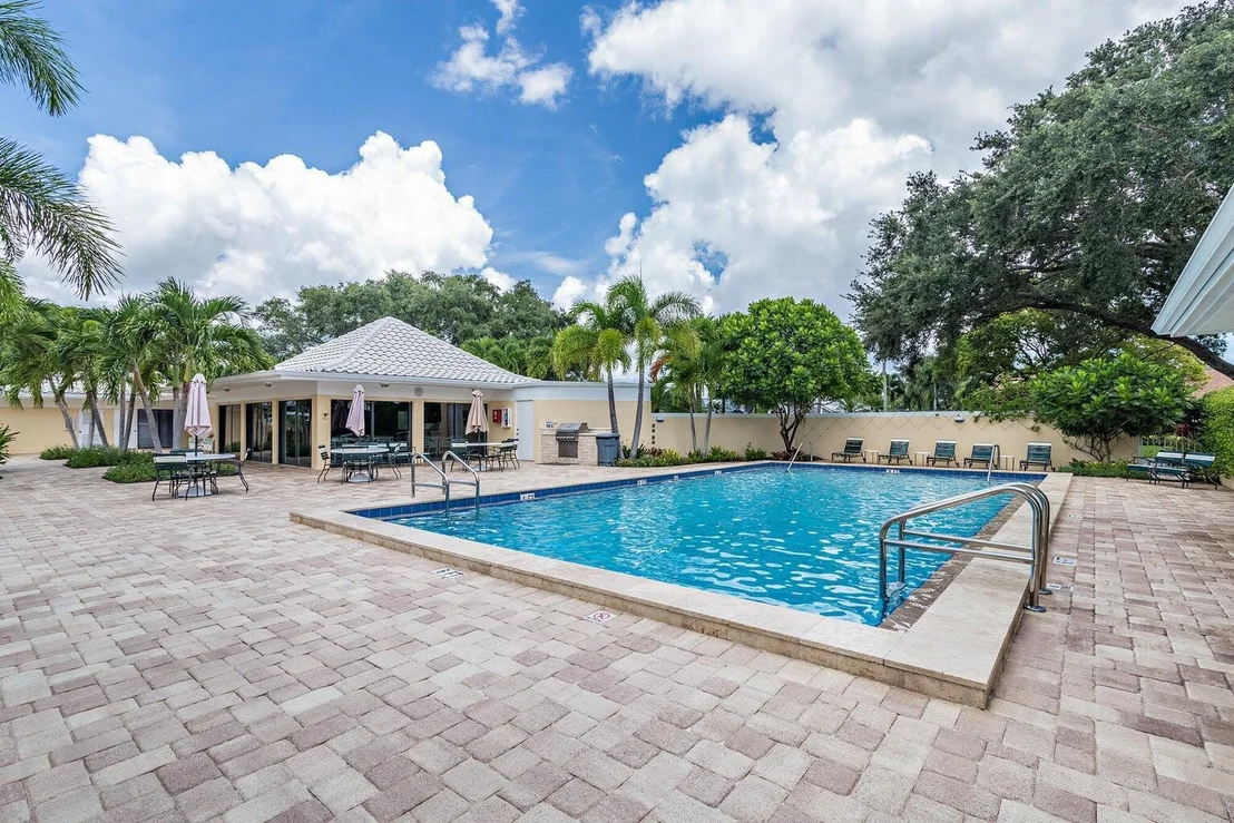 Photo of Unit E at 5 SE Concourse Drive