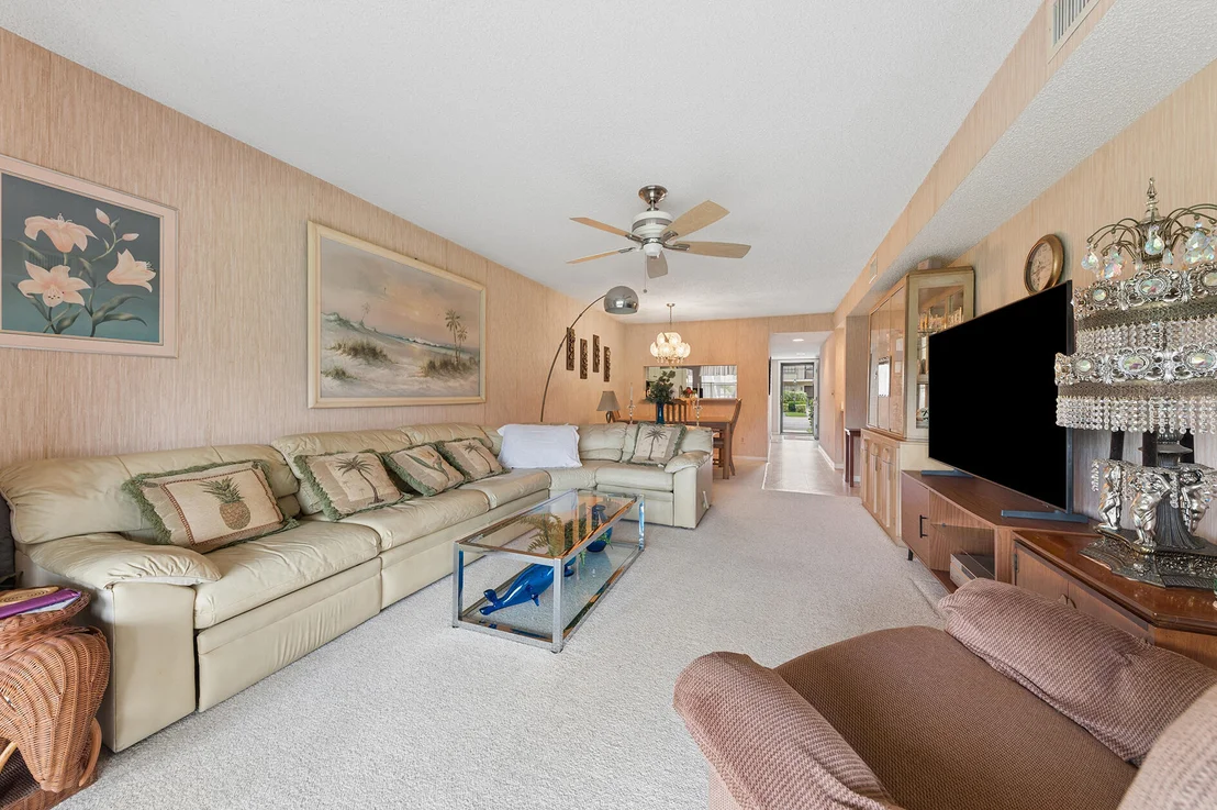 Photo of Unit A at 901 Pinecrest Circle